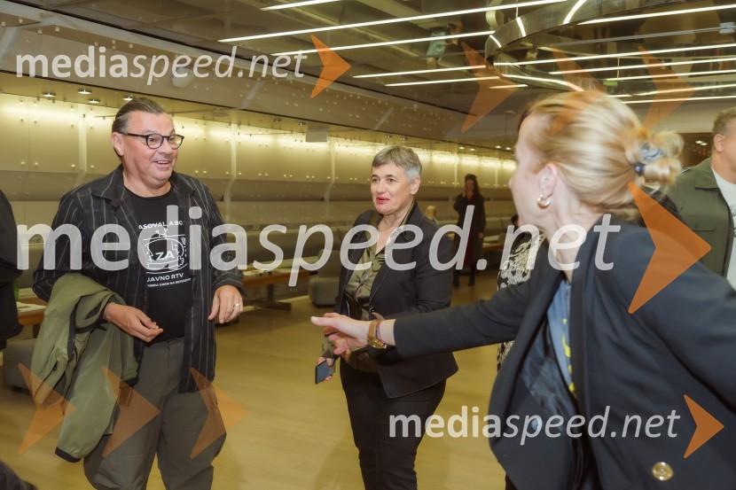  Brane Zorman, skladatelj;  Nataša Sukič, pisateljicaLaurie Anderson: Let X=X, koncert ameriške umetnice na odru Cankarjevega doma