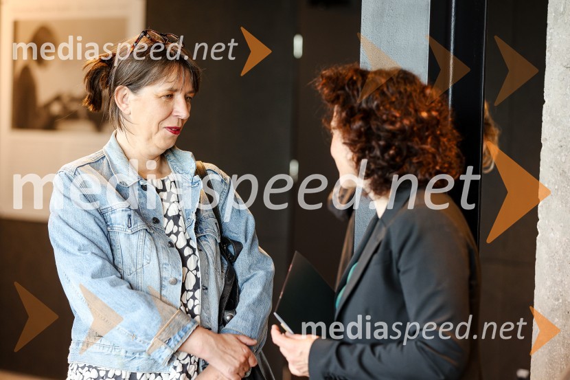  Barbara Rogelj, vodja humanističnega in kulturno-vzgojnega programa, Cankarjev dom; dr. Alix Landgrebe, direktorica, Goethe Institut v LjubljaniNovinarska konferenca Cankarjevega doma s predstavitvijo nove sezone 2023/24