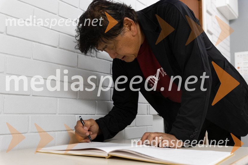  Yutaka Sado, dirigentSezono zlatega abonmaja v Cankarjevem domu sklenil Orkester Tonkünstler