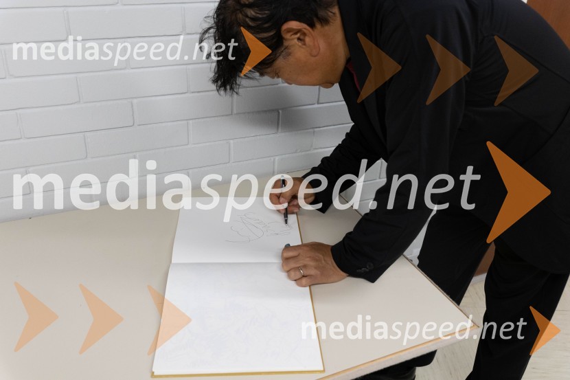  Yutaka Sado, dirigentSezono zlatega abonmaja v Cankarjevem domu sklenil Orkester Tonkünstler