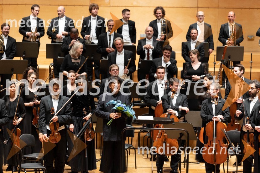  Yutaka Sado, dirigentSezono zlatega abonmaja v Cankarjevem domu sklenil Orkester Tonkünstler