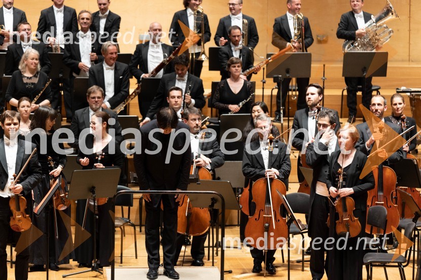  Yutaka Sado, dirigentSezono zlatega abonmaja v Cankarjevem domu sklenil Orkester Tonkünstler