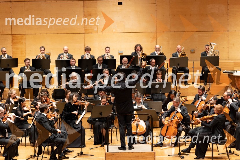  Yutaka Sado, dirigentSezono zlatega abonmaja v Cankarjevem domu sklenil Orkester Tonkünstler