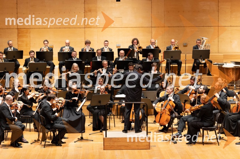  Yutaka Sado, dirigentSezono zlatega abonmaja v Cankarjevem domu sklenil Orkester Tonkünstler