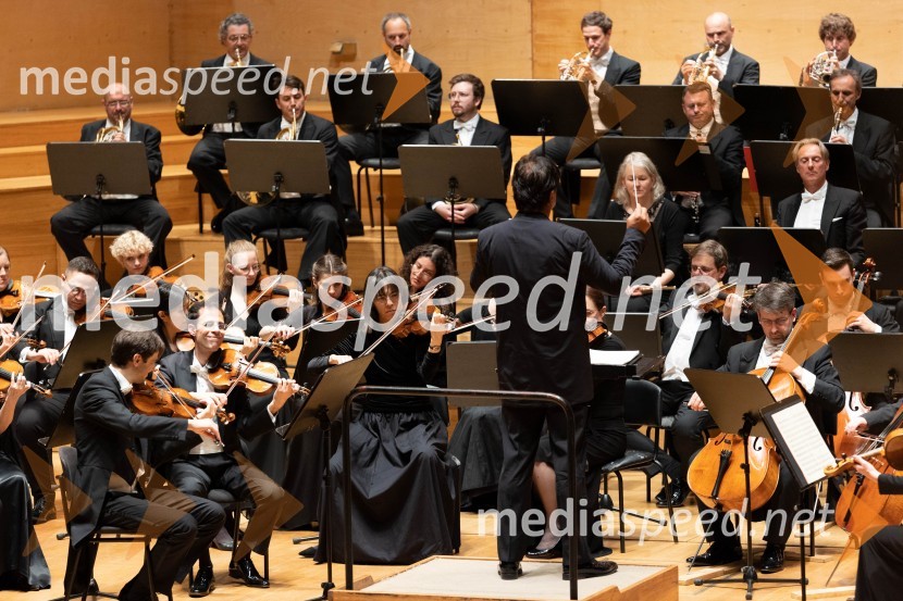  Yutaka Sado, dirigentSezono zlatega abonmaja v Cankarjevem domu sklenil Orkester Tonkünstler