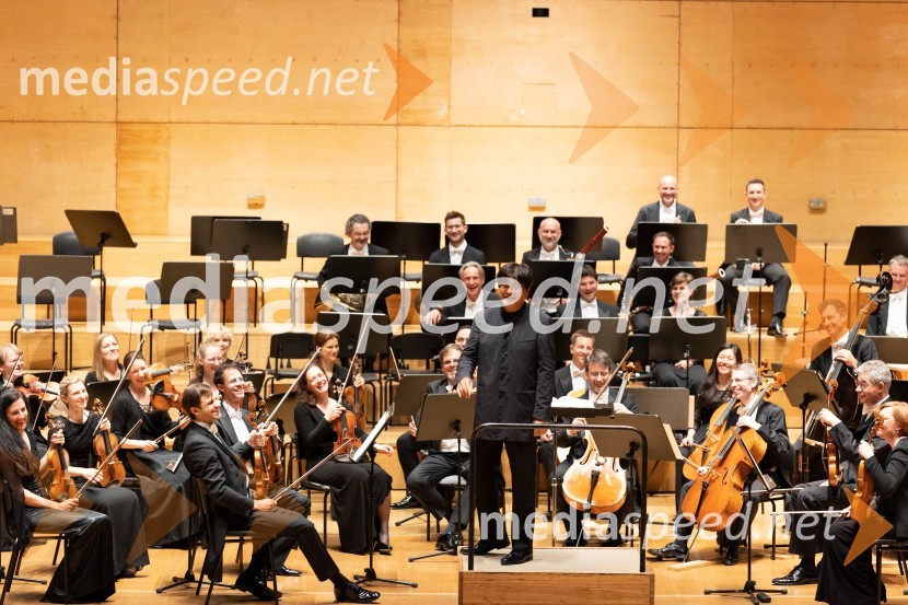  Yutaka Sado, dirigentSezono zlatega abonmaja v Cankarjevem domu sklenil Orkester Tonkünstler