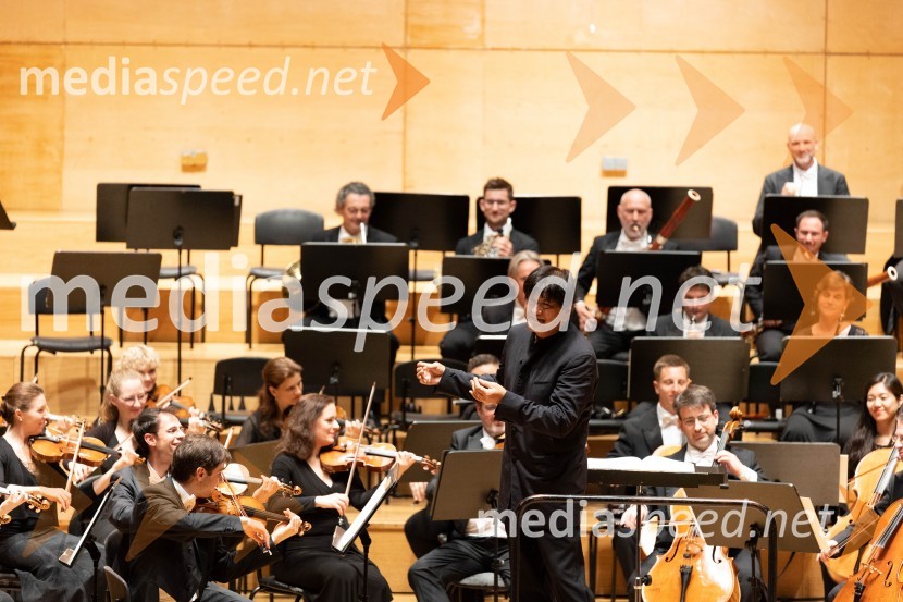  Yutaka Sado, dirigentSezono zlatega abonmaja v Cankarjevem domu sklenil Orkester Tonkünstler