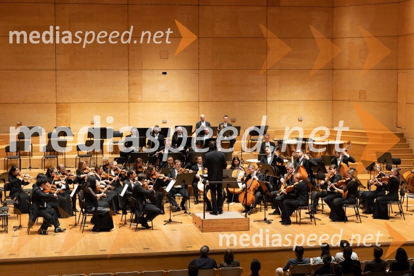  Yutaka Sado, dirigentSezono zlatega abonmaja v Cankarjevem domu sklenil Orkester Tonkünstler