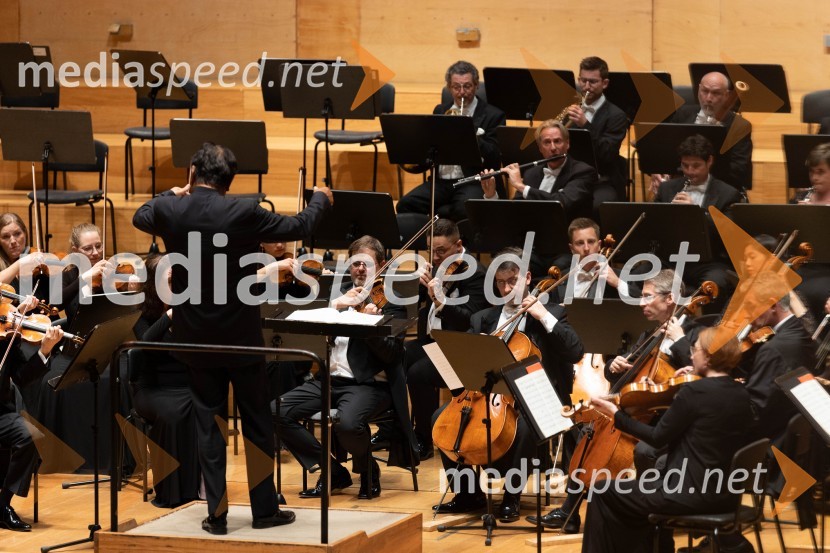  Yutaka Sado, dirigentSezono zlatega abonmaja v Cankarjevem domu sklenil Orkester Tonkünstler