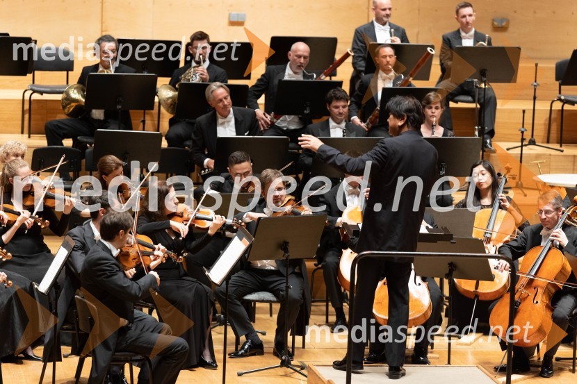  Yutaka Sado, dirigentSezono zlatega abonmaja v Cankarjevem domu sklenil Orkester Tonkünstler