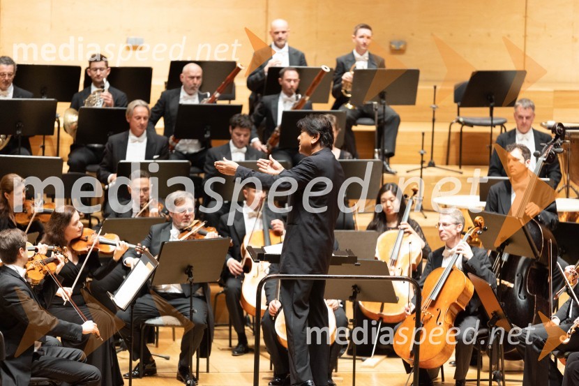  Yutaka Sado, dirigentSezono zlatega abonmaja v Cankarjevem domu sklenil Orkester Tonkünstler