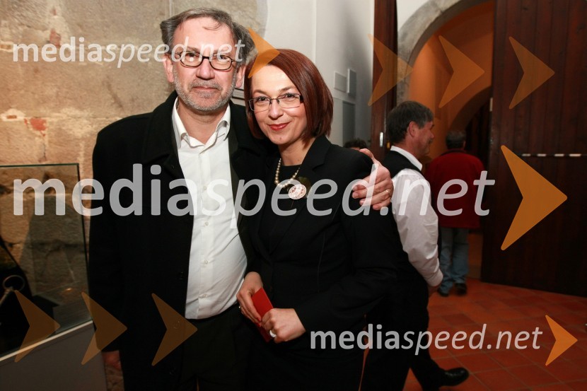 dr. Bojan Djurić, generalni direktor direktorata za kulturno dediščino na ministrstvu za kulturo, in Mirjana Koren, direktorica Pokrajinskega muzeja MariborMed bliščem in bedo srednjega veka, odprtje drugega dela stalne razstave v Pokrajinskem muzeju Maribor