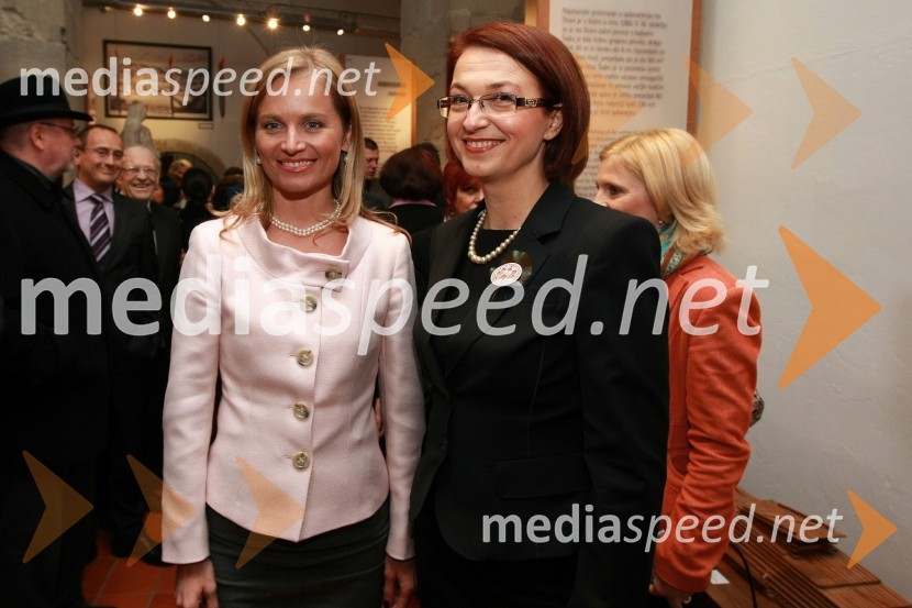 Katarina Kresal, ministrica za notranje zadeve in Mirjana Koren, direktorica Pokrajinskega muzeja MariborMed bliščem in bedo srednjega veka, odprtje drugega dela stalne razstave v Pokrajinskem muzeju Maribor