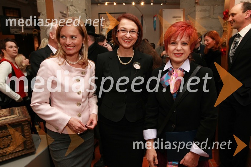 Katarina Kresal, ministrica za notranje zadeve, Mirjana Koren, direktorica Pokrajinskega muzeja Maribor, in Majda Širca, ministrica za kulturoMed bliščem in bedo srednjega veka, odprtje drugega dela stalne razstave v Pokrajinskem muzeju Maribor