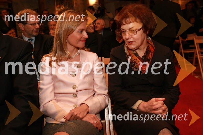 Katarina Kresal, ministrica za notranje zadeve, in mag. Majda Potrata, poslanka in predsednica odbora za kulturo, šolstvo, šport in mladinoMed bliščem in bedo srednjega veka, odprtje drugega dela stalne razstave v Pokrajinskem muzeju Maribor