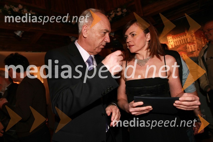 Janez Ujčič, generalni direktor RTS in mestni svetnik MOM, in Tajda Lekše, povezovalka večeraMed bliščem in bedo srednjega veka, odprtje drugega dela stalne razstave v Pokrajinskem muzeju Maribor