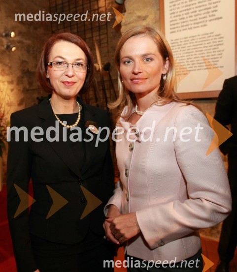 Mirjana Koren, direktorica Pokrajinskega muzeja Maribor in Katarina Kresal, ministrica za notranje zadeveMed bliščem in bedo srednjega veka, odprtje drugega dela stalne razstave v Pokrajinskem muzeju Maribor
