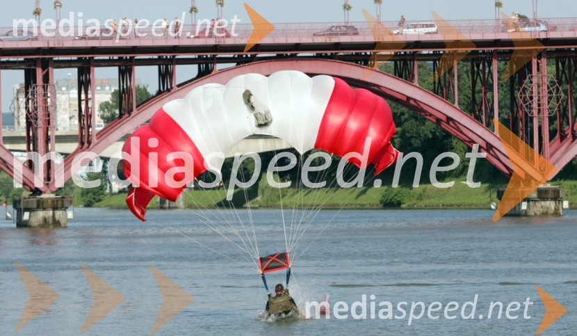 Skok padalca v DravoJET SKI, pokal Alpe Adria