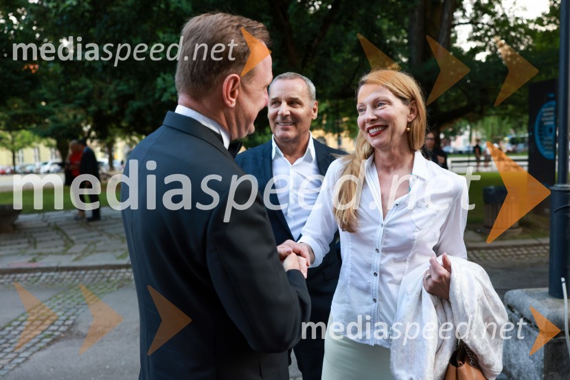 dr. Samo Peter Medved,  podžupan, Mestna občina Maribor ;  Danilo Rošker, direktor SNG Maribor;  Nataša Matjašec Rošker, igralka58. Borštnikovo srečanje, slavnostna otvoritev s predstavo La Tempesta / Vihar