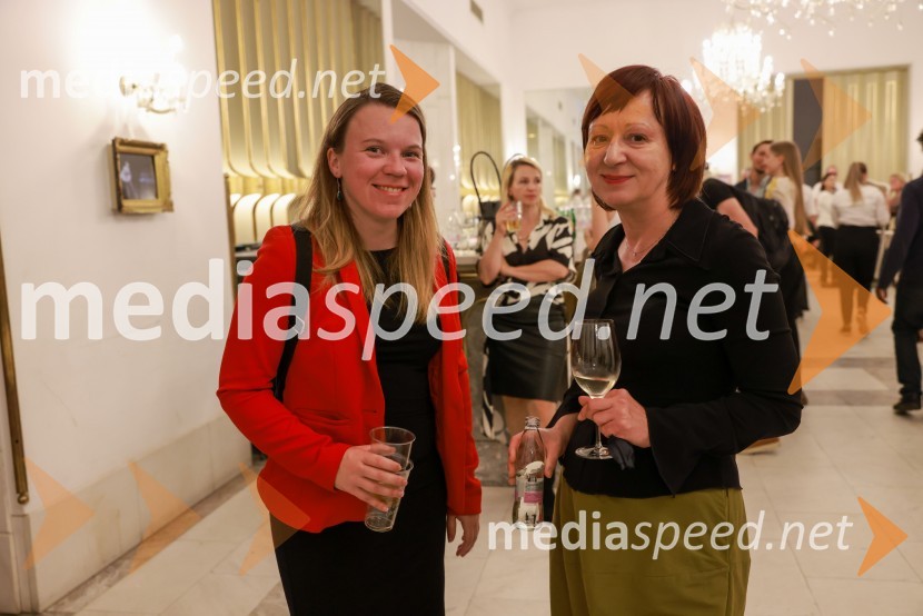  Mateja Kokol, režiserka;  ... 58. Borštnikovo srečanje, slavnostna otvoritev s predstavo La Tempesta / Vihar