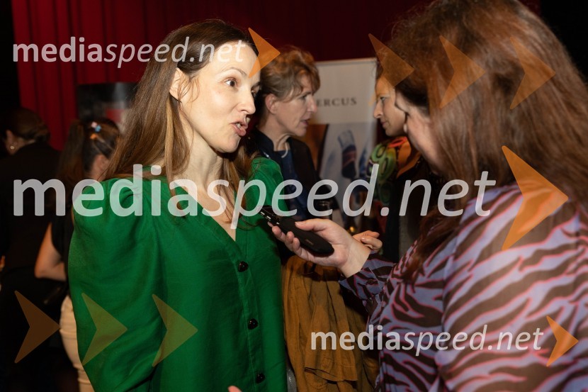  Iva Babić, igralka;  Teja Pelko, novinarka, Svet24Striček Vanja, premiera v SNG Drama Ljubljana