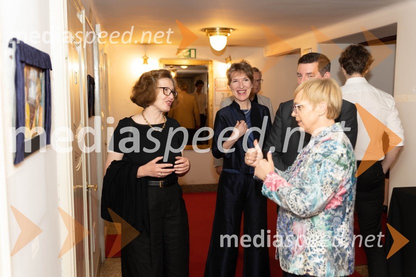  ... ;  Vesna Jurca Tadel, ravnateljice SNG Drama Ljubljana; dr. Aleš Musar, lastnik Ruske dače; dr. Nataša Pirc Musar, predsednica Republike SlovenijeStriček Vanja, premiera v SNG Drama Ljubljana