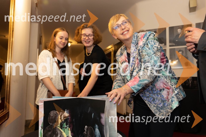  ... ;  ... ; dr. Nataša Pirc Musar, predsednica Republike SlovenijeStriček Vanja, premiera v SNG Drama Ljubljana