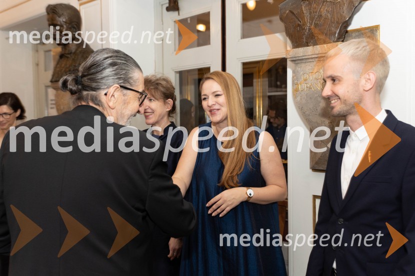  ... ;  Barbara Svetek, vodja službe za marketing SNG Drama Ljubljana;  Jernej Pristov, vodja službe za odnose z javnostmi SNG Drama LjubljanaStriček Vanja, premiera v SNG Drama Ljubljana