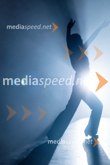  Ana PopovićOdlaganje spominov, plesno glasbena suita