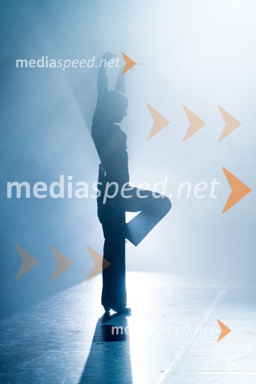  Ana PopovićOdlaganje spominov, plesno glasbena suita