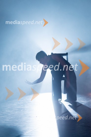  Neža BojovićOdlaganje spominov, plesno glasbena suita