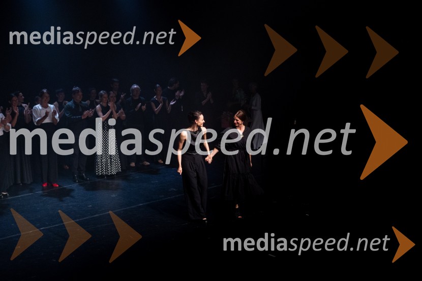  Urška Centa, plesalka flamenka;  Mojca Medvedšek, učiteljica flamenka, lektorica portugalščineOdlaganje spominov, plesno glasbena suita