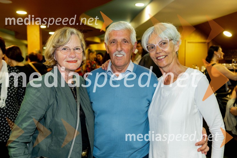  Majda Drvarič;  Janez Drvarič, košarkarski trener;  Špela KarbaOdlaganje spominov, plesno glasbena suita