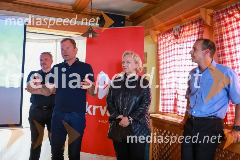  ... ;  Marko Škriba, direktor znamke Volkswagen pri Porsche Slovenija d.o.o.;  Sabrina Pečelin, vodja odnosov z javnostmi pri Porsche Slovenija d.o.o.;  ... Volkswagen Amarok, predstavitev