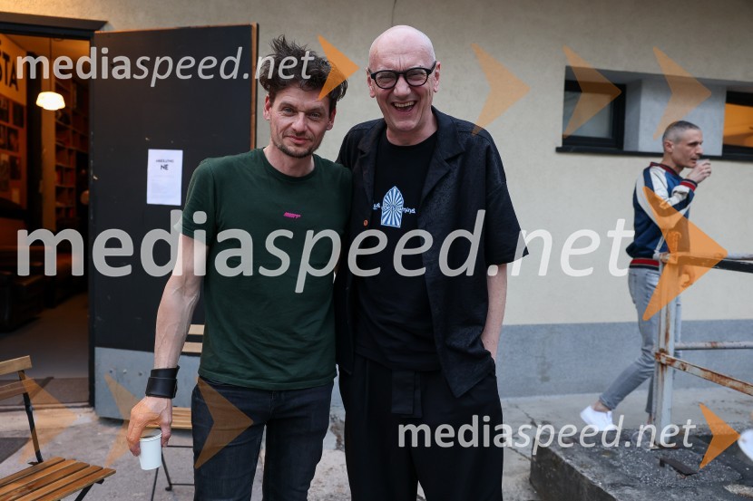  Primož Bezjak, igralec, plesalec;  Goran Injac, umetniški vodja, Slovensko mladinsko gledališčeOtvoritev Festivala performansa s predstavo Sladke skrbi