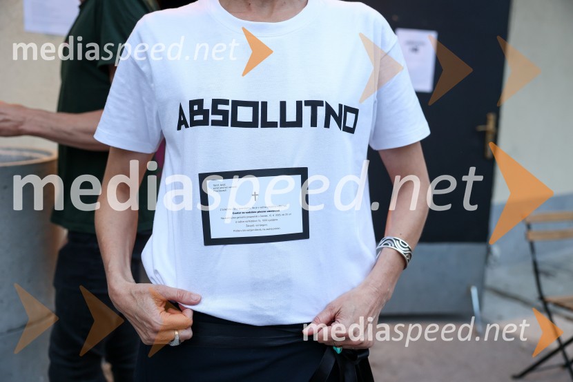 Otvoritev Festivala performansa s predstavo Sladke skrbi