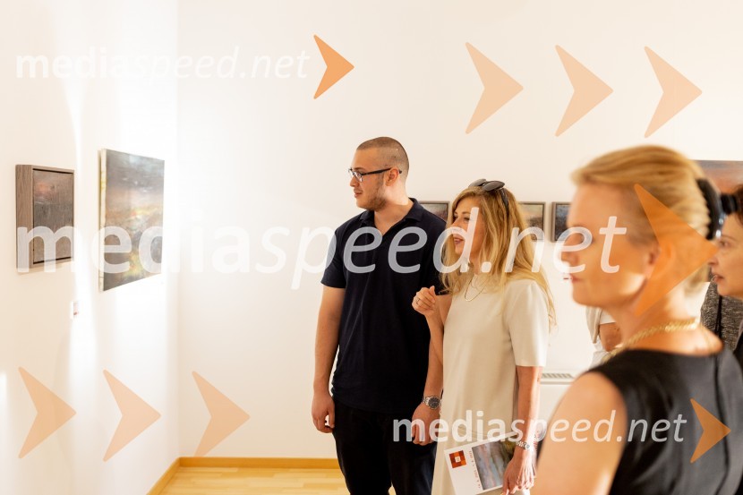 Apolonija Simon z razstavo Globine vidnega v galeriji Generali