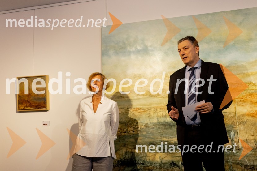  Apolonija Simon, umetnica;  Matija Šenk, član uprave, GeneraliApolonija Simon z razstavo Globine vidnega v galeriji Generali