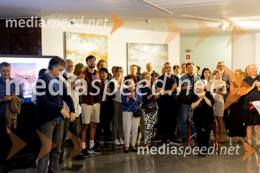 Apolonija Simon z razstavo Globine vidnega v galeriji Generali