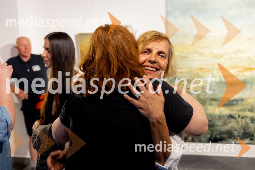  ... ;  Apolonija Simon, umetnicaApolonija Simon z razstavo Globine vidnega v galeriji Generali