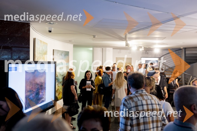 Apolonija Simon z razstavo Globine vidnega v galeriji Generali