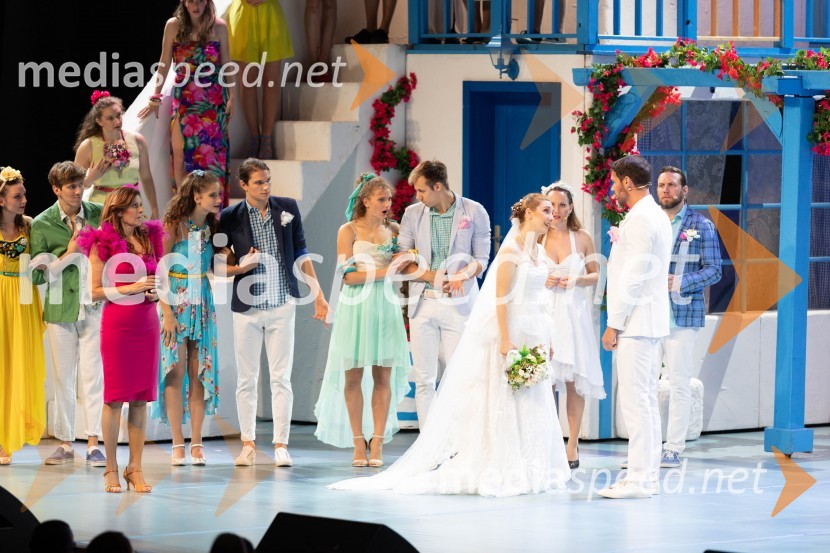  Lea  Bartha Pesek, pevka;  Matjaž Kumelj, pevec, manekenMuzikal Mamma Mia, Ljubljana Festival 2023