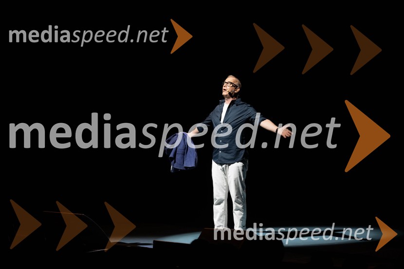  Uroš Smolej, igralecMuzikal Mamma Mia, Ljubljana Festival 2023