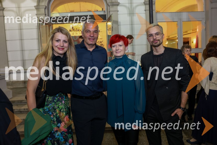  Katja Arsenovič, direktorica Rožmarin Hospitality Group;  Aleksander Saša Arsenovič, župan, Mestna občina Maribor;  Valerija Grubelnik, Cvetličarna Grubelnik;  David Hojnik, modni oblikovalec DH fashion58. Borštnikovo srečanje, sklepna slovesnost s podelitvijo nagrad