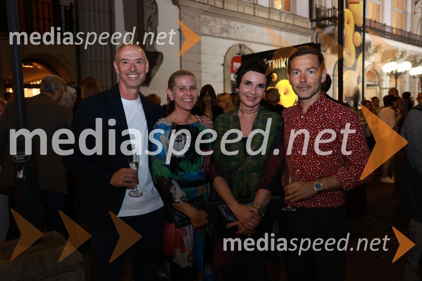  Boštjan Vilčnik, direktor, podjetje Press Clipping;  Patricia  Koren Vilčnik, marketing, Press clipping;  Tajka  Šnuderl Novak;  Aleš Novak, umetniški direktor Festival Borštnikovo srečanje58. Borštnikovo srečanje, sklepna slovesnost s podelitvijo nagrad