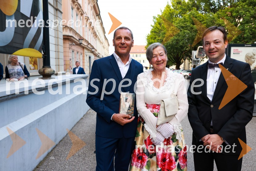  Danilo Rošker, direktor SNG Maribor;  ... ;  ... 58. Borštnikovo srečanje, sklepna slovesnost s podelitvijo nagrad