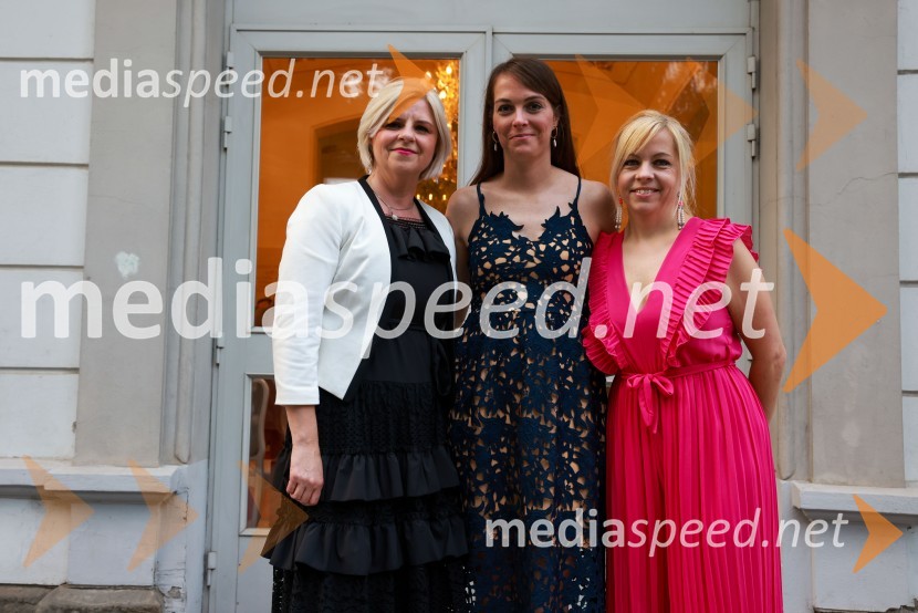  Darja Čižek, marketing SNG Maribor;  Špela Lešnik, producentka Drame SNG Maribor;  Daša Šprinčnik, izvršna producentka in odnosi z javnostmi FBS58. Borštnikovo srečanje, sklepna slovesnost s podelitvijo nagrad