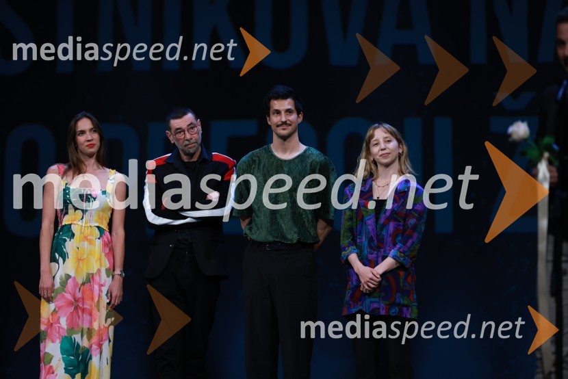  Klara Kastelec, igralka;  Matjaž Pograjc, režiser;  Inan Sven Du Swami, igralec;  ... 58. Borštnikovo srečanje, sklepna slovesnost s podelitvijo nagrad