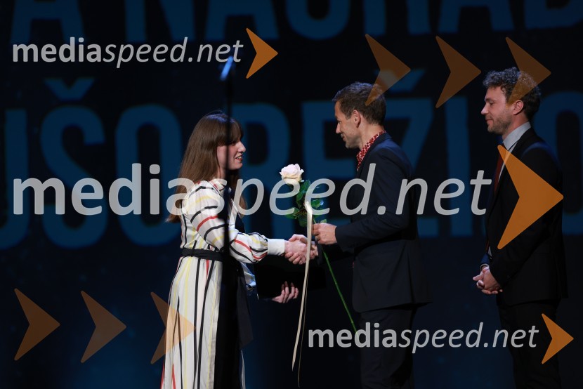  Mojca Madon, režiserka;  Aleš Novak, umetniški direktor Festival Borštnikovo srečanje;  ... 58. Borštnikovo srečanje, sklepna slovesnost s podelitvijo nagrad