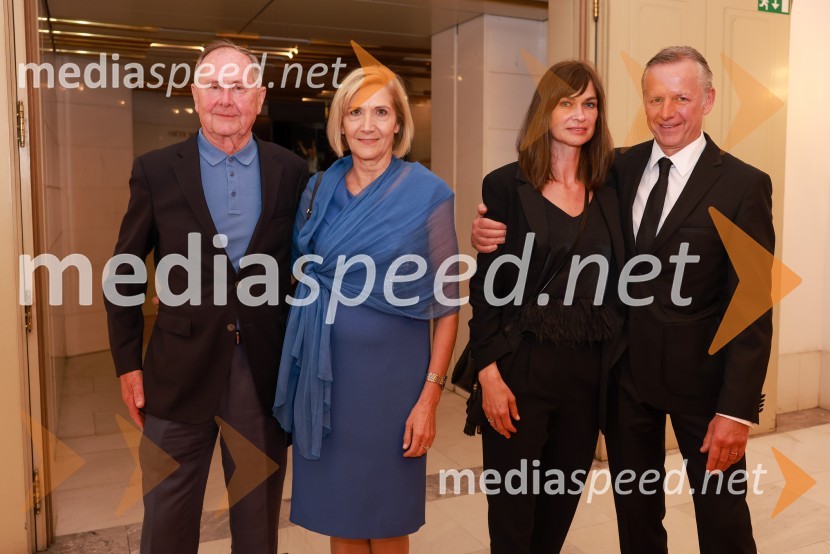  Boris Kac, odvetnik; prof. dr. Majda Pajnkihar, dekanica,  	  Fakulteta za zdravstvene vede Univerze v Mariboru;  Mojca Kac;  Andrej Kac, odvetnik58. Borštnikovo srečanje, sklepna slovesnost s podelitvijo nagrad